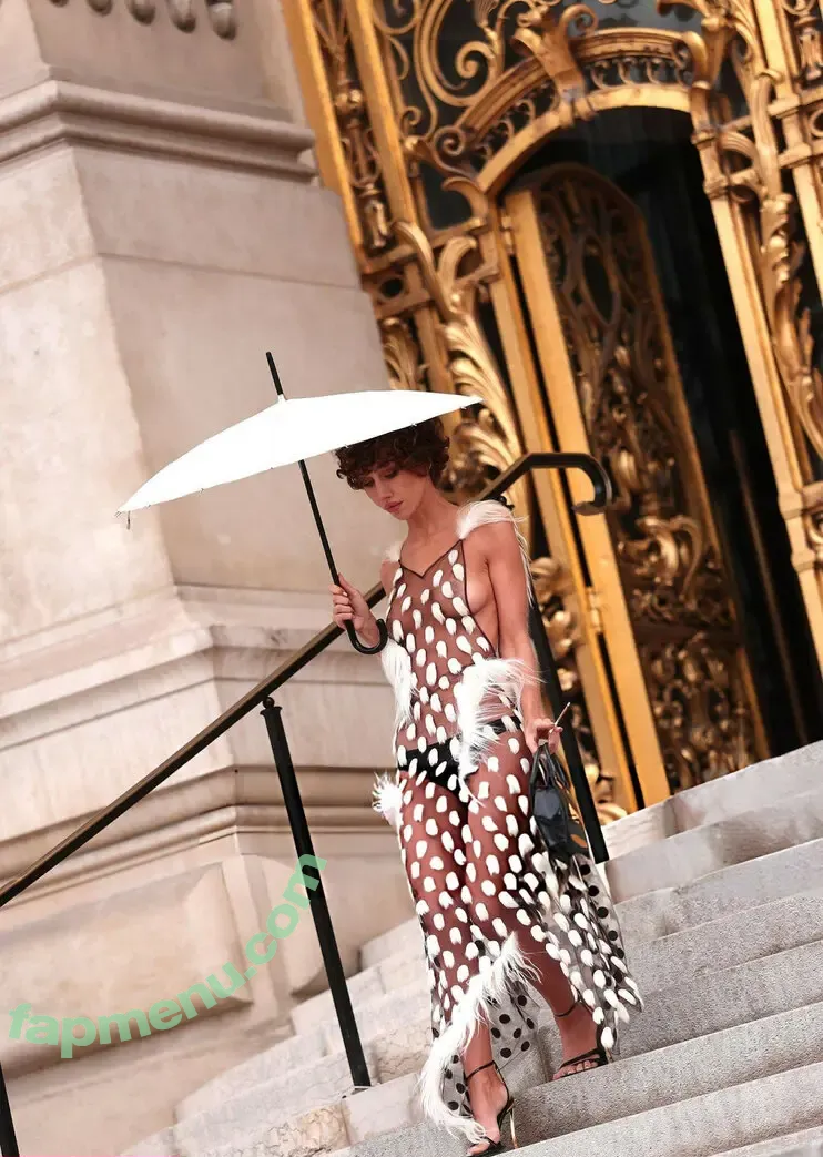 Nadia Lee Cohen nude photo #0092 (nadialeecohen)