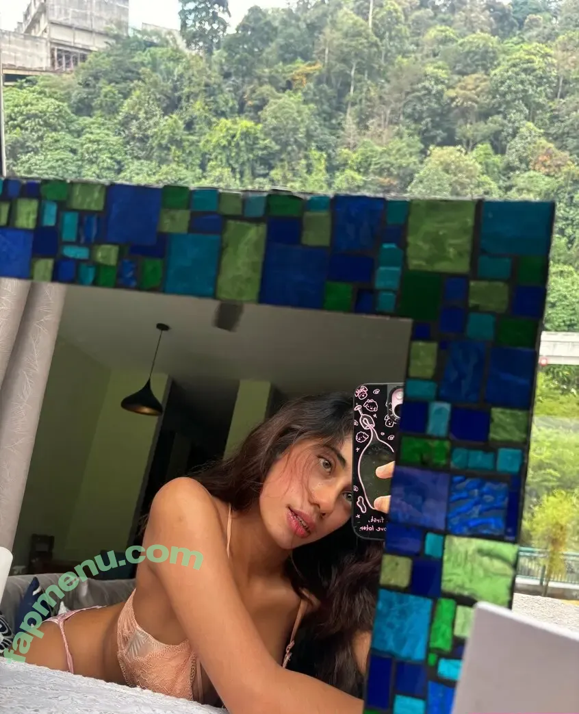 nadiabellaa nude photo #0001 (nadiabellygirl)