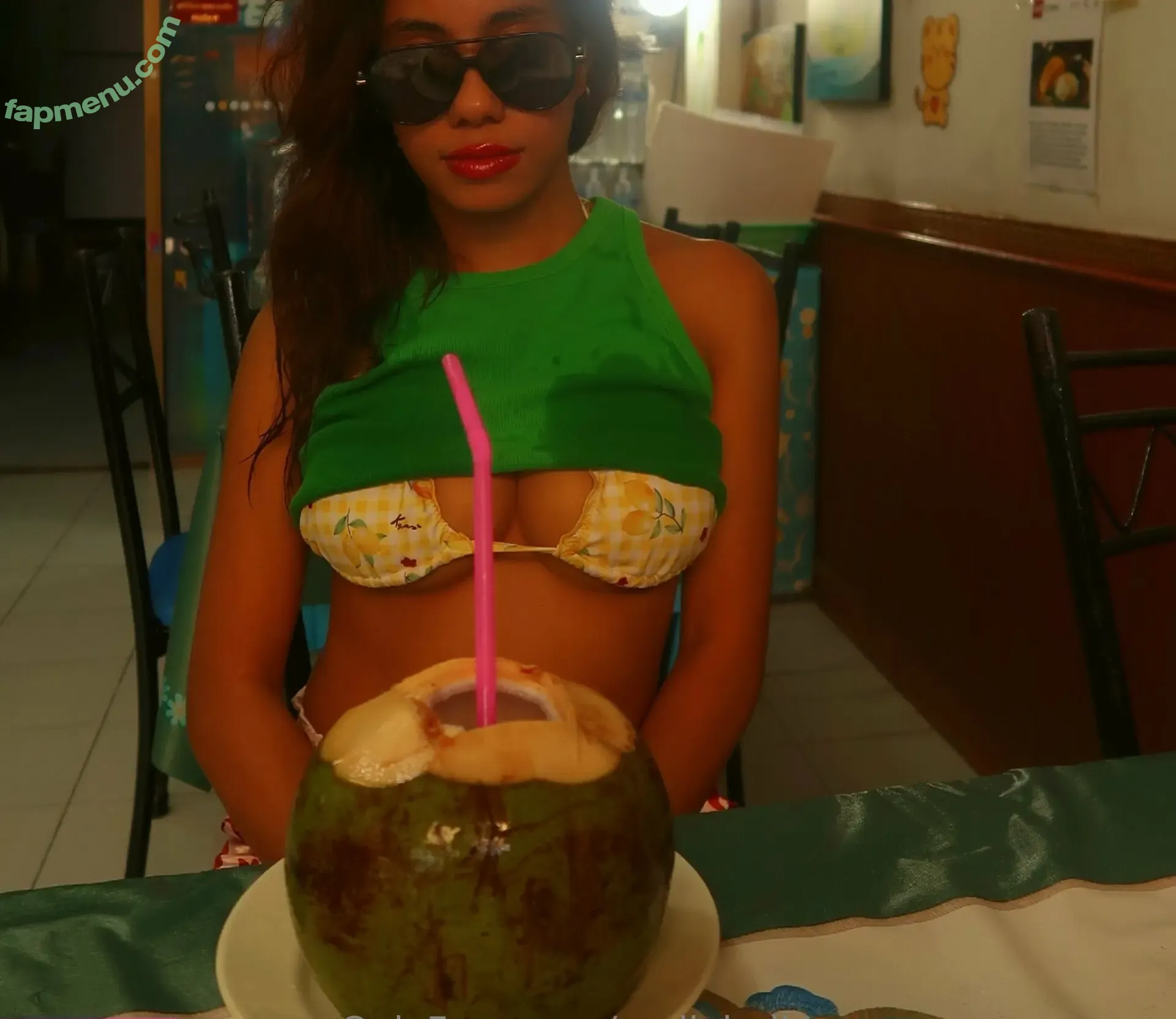 nadiabellaa nude photo #0018 (nadiabellygirl)