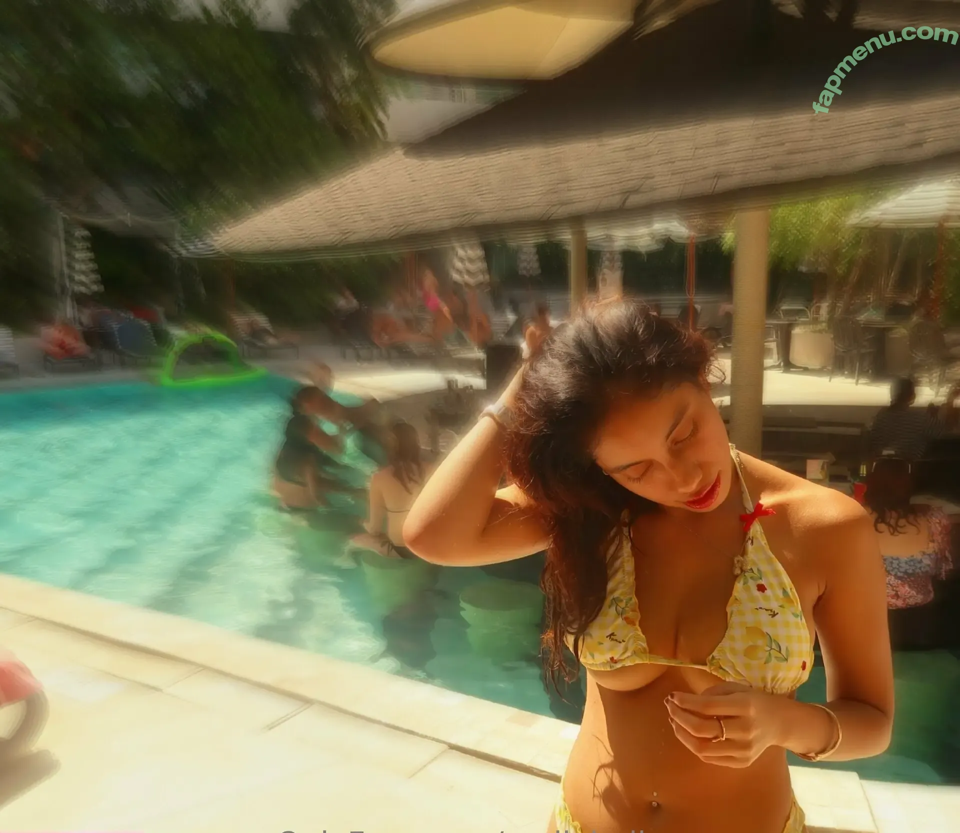 nadiabellaa nude photo #0021 (nadiabellygirl)