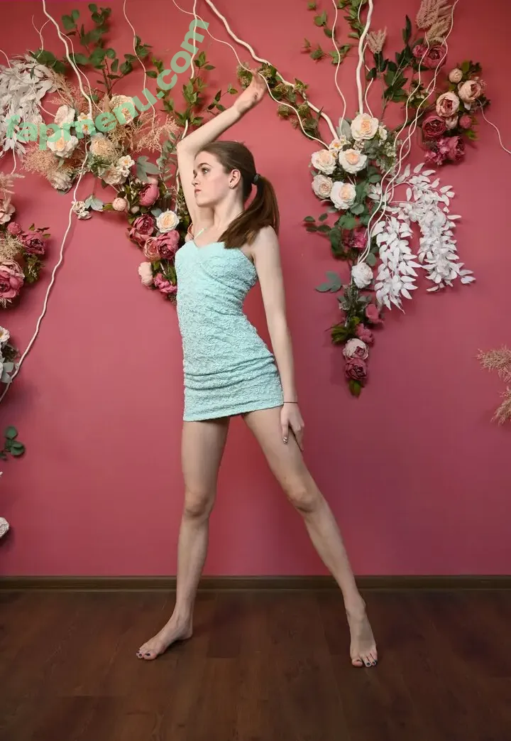 Nadiamodel nude photo #0055 (allbout.nadia / nadiamodeln)