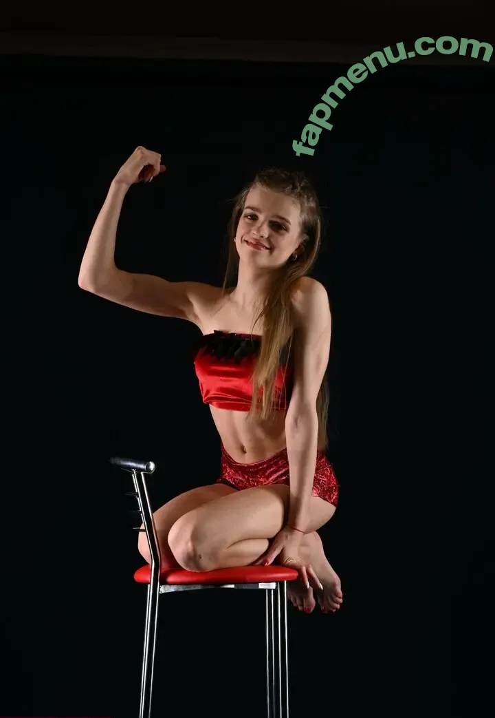 Nadiamodel nude photo #0072 (allbout.nadia / nadiamodeln)