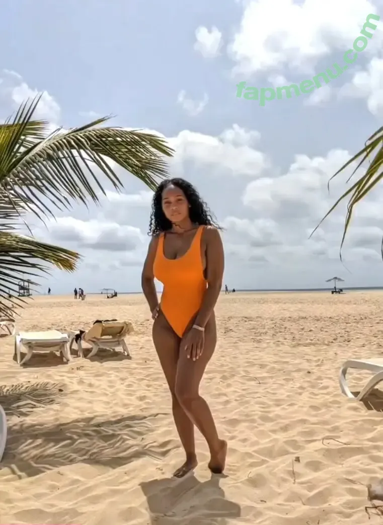Nadine Mills nude photo #0005 (nadinemills_)