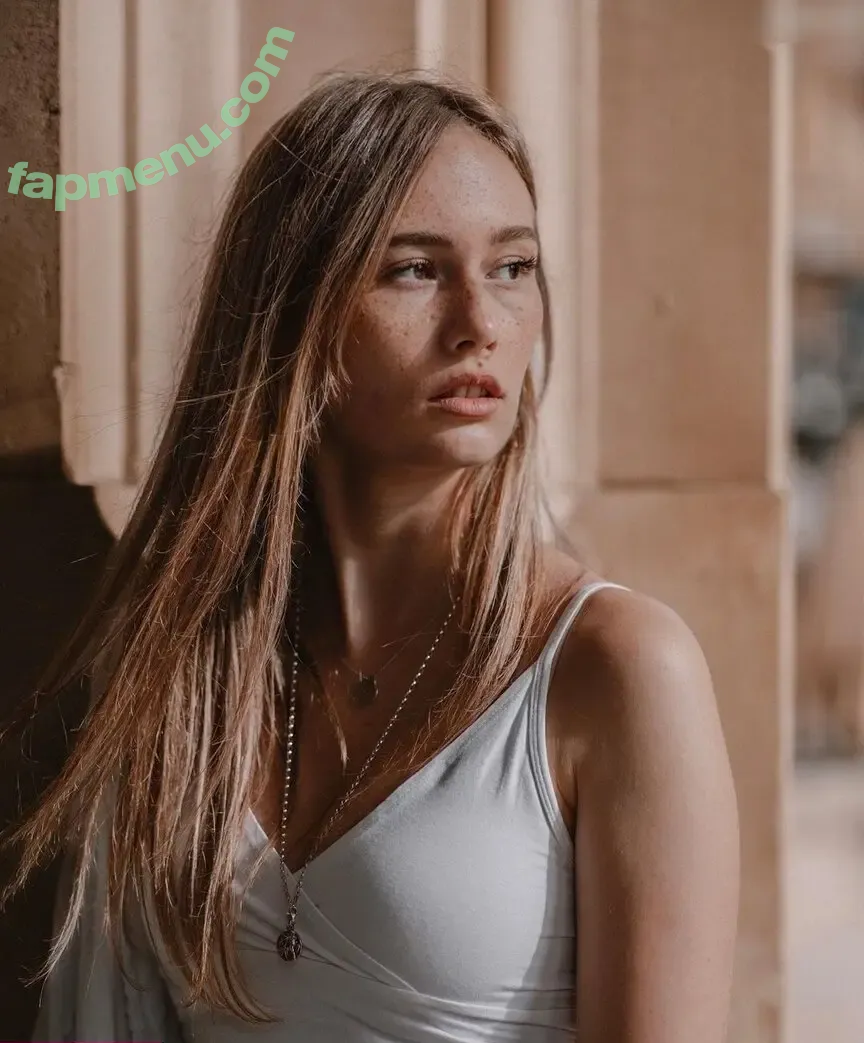 Nadine.spth nude photo #0007 (Nadine.spth)