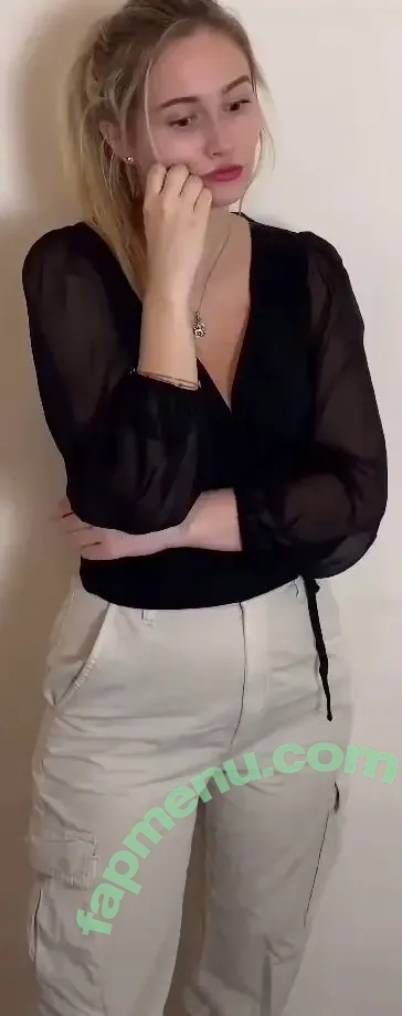 Nadine.spth nude photo #0012 (Nadine.spth)