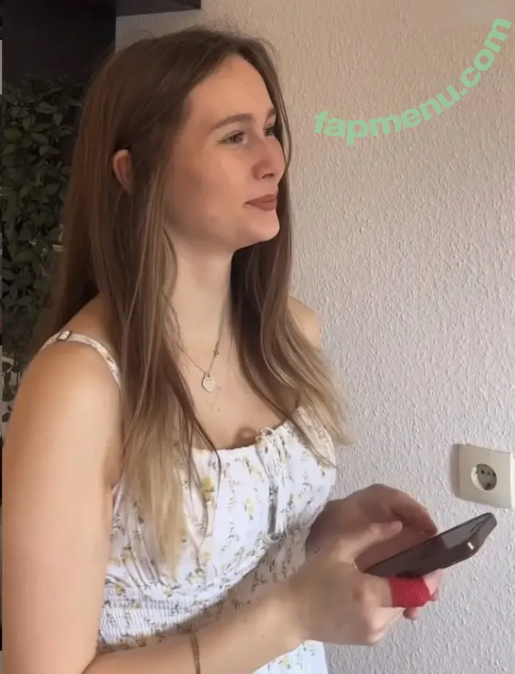 Nadine.spth nude photo #0024 (Nadine.spth)