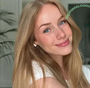 Nadine von relaxASMR / yt_relaxasmr nude photo #0051