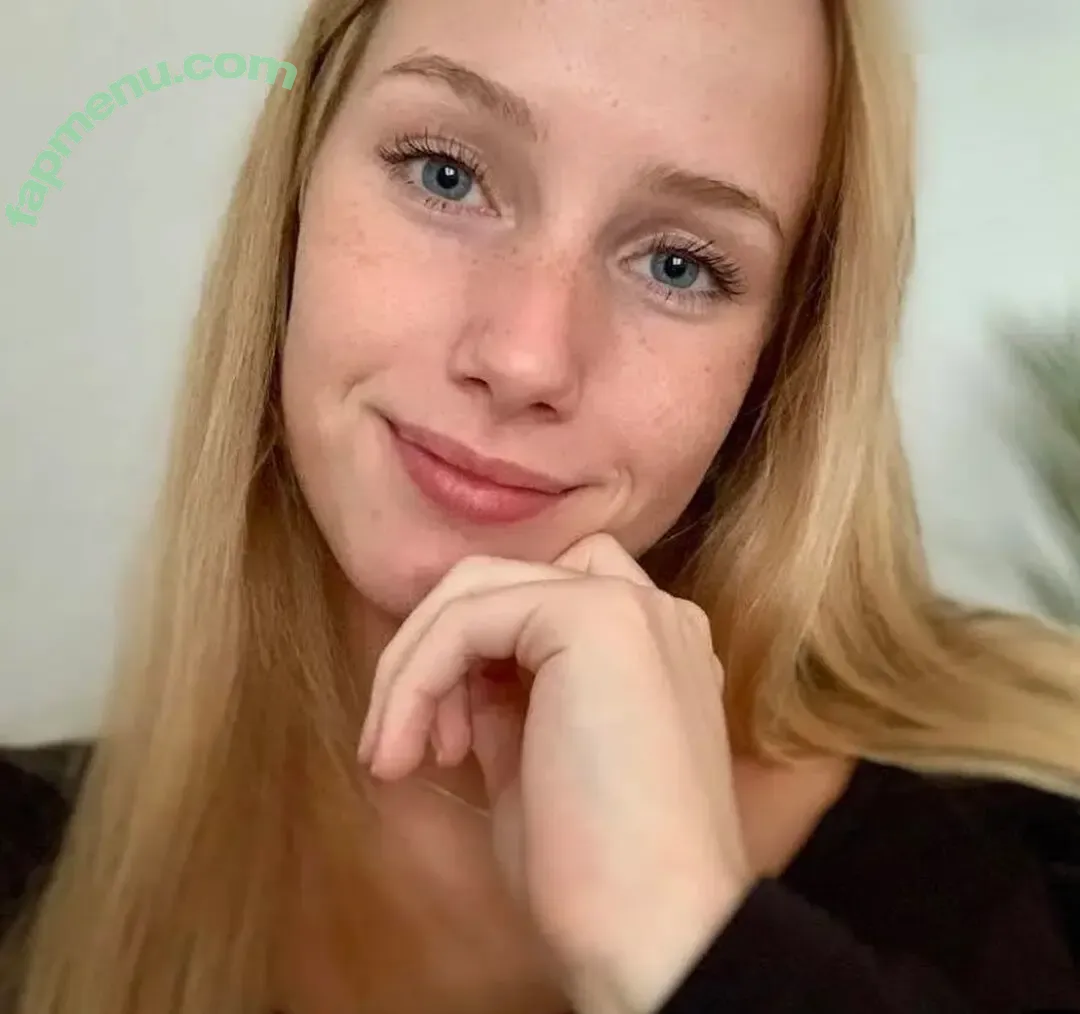 Nadine von relaxASMR nude photo #0006 (yt_relaxasmr)