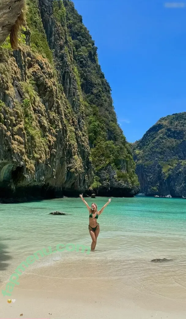 Nadine Zofia Hamleh nude photo #0042 (nadinezofia)