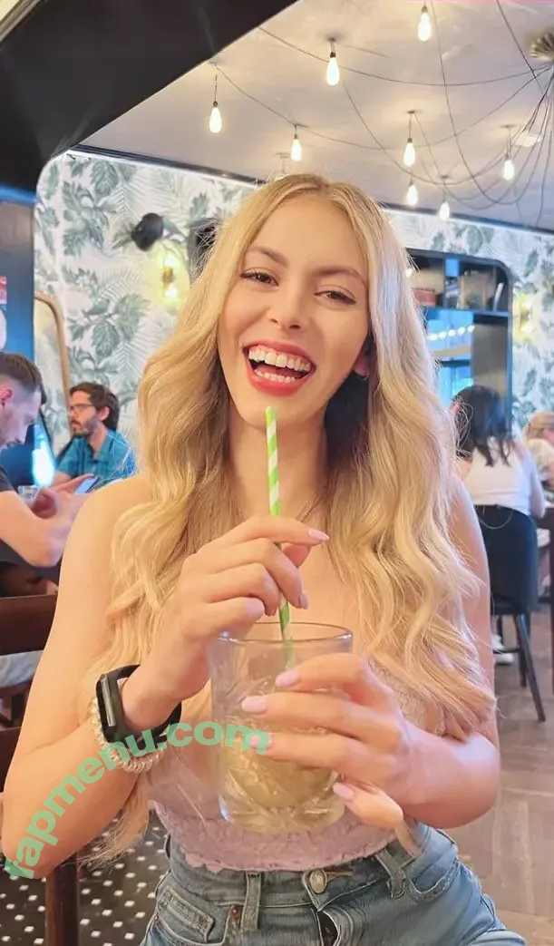 Nadyasonika nude photo #0147 (Nadyasonika)