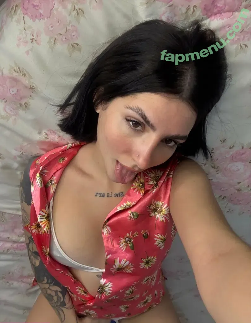Nahiaraxo nude photo #0066 (Nahiaraxo)