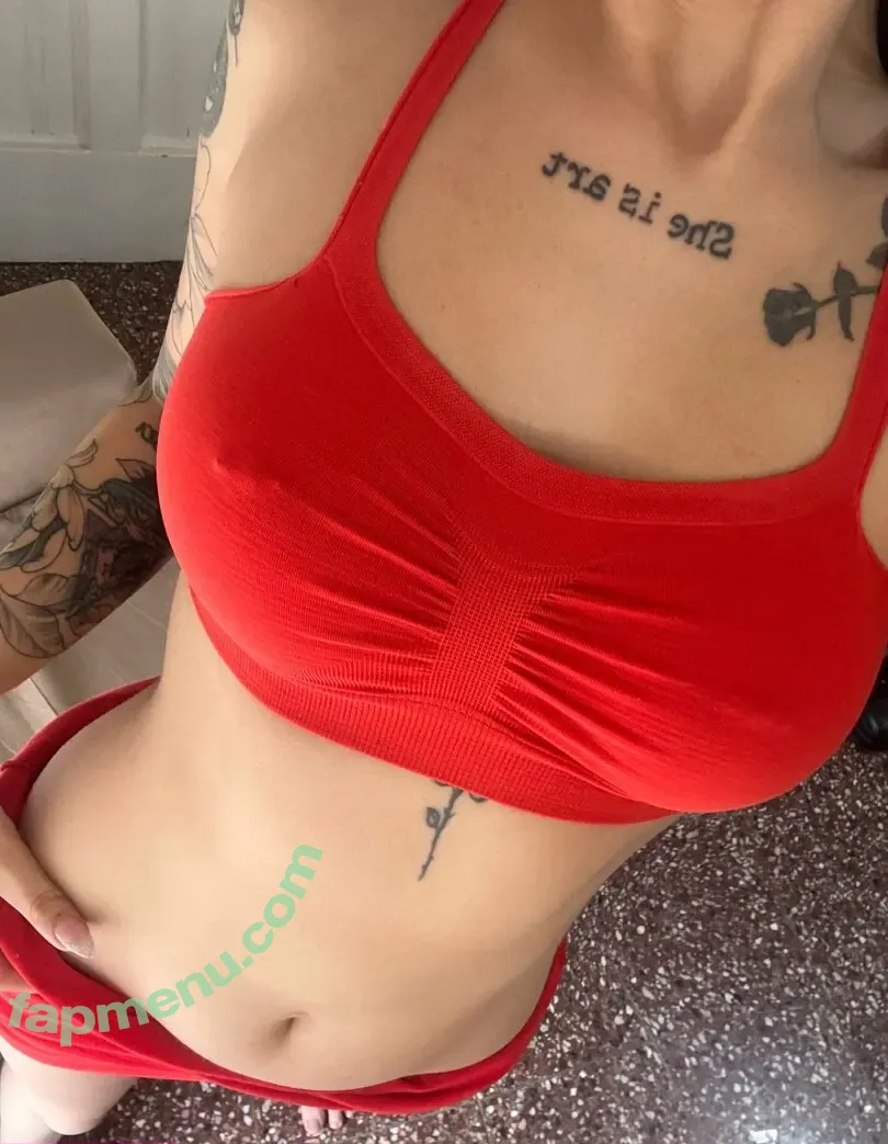 Nahiaraxo nude photo #0073 (Nahiaraxo)