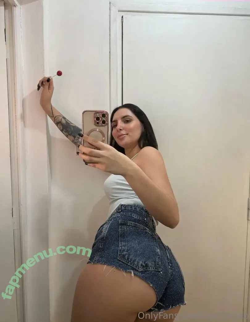 Nahiaraxo nude photo #0102 (Nahiaraxo)