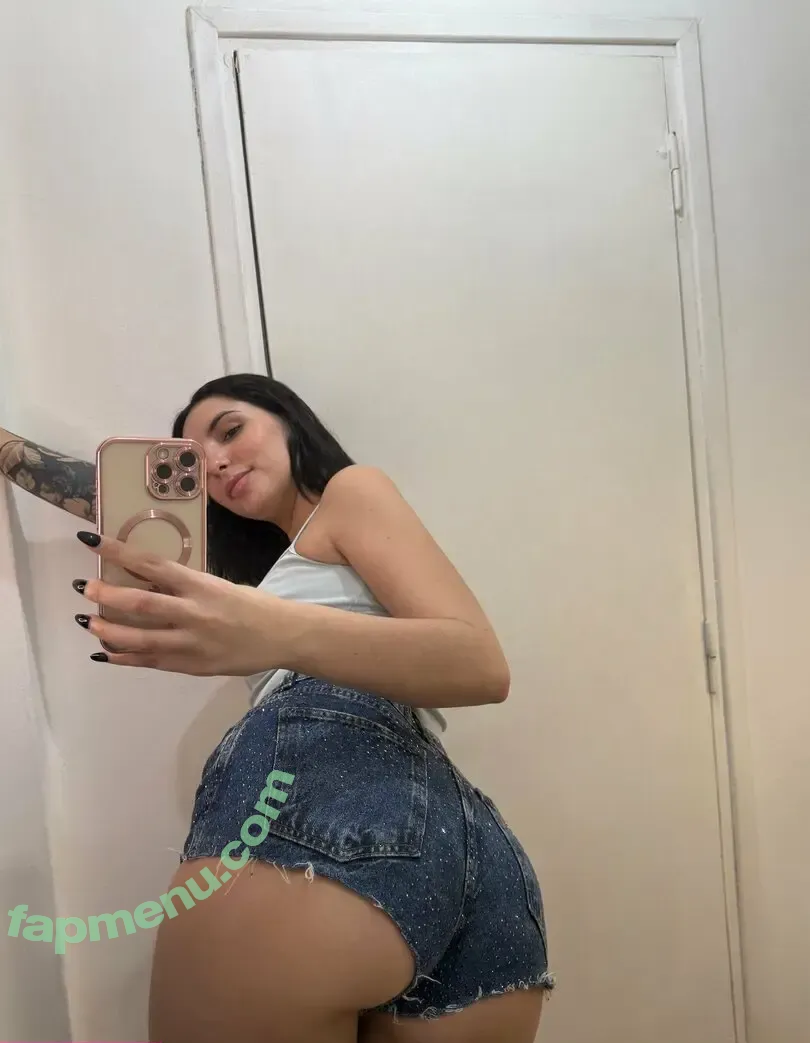 Nahiaraxo nude photo #0103 (Nahiaraxo)