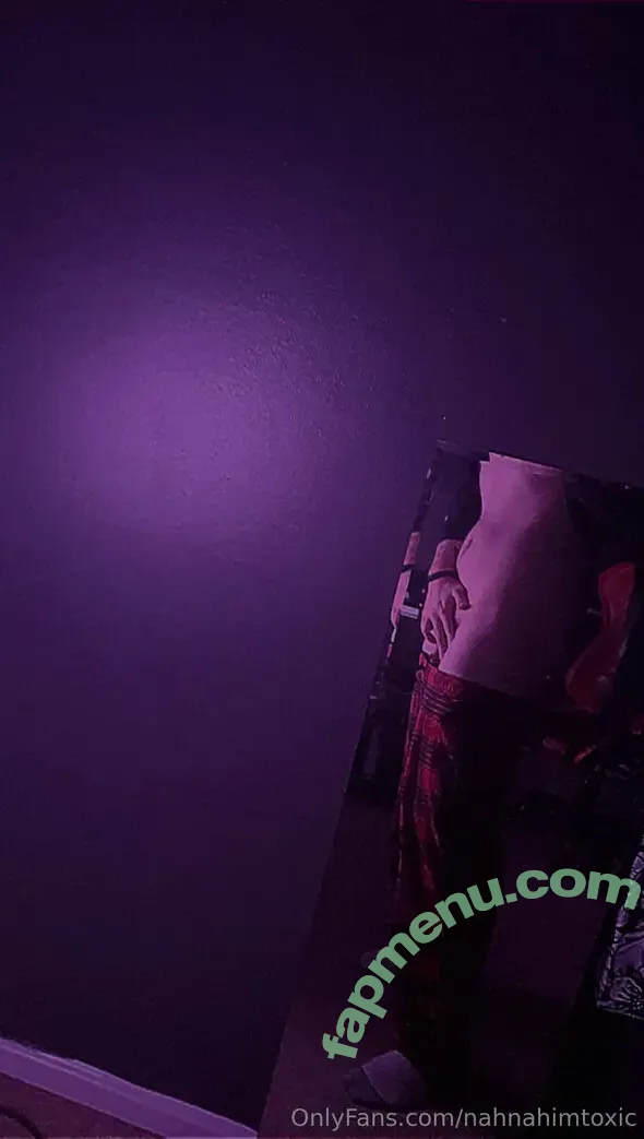 nahnahimtoxic nude photo #0002 (nahnahimtoxic)