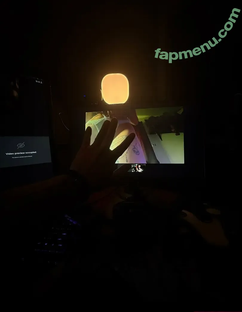 nahnahimtoxic nude photo #0004 (nahnahimtoxic)