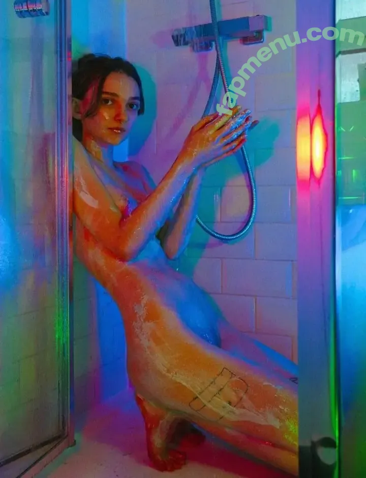 Naia Lucy nude photo #0001 (itsnaialucy)