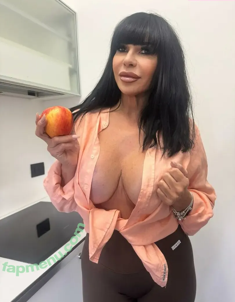 Naima La Donna Puma nude photo #0002 (Naima La Donna Puma)