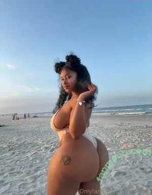 naiysoglamfree / realnaiysoglam nude photo #0038