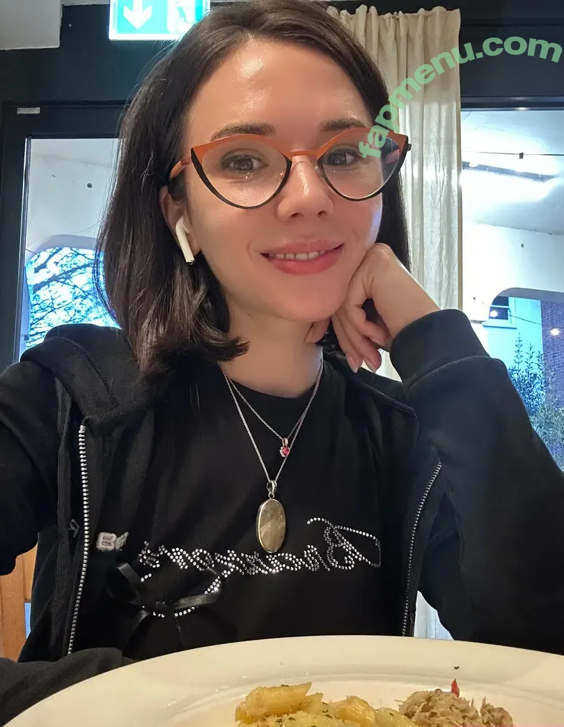 naked_eve nude photo #0153 (thenakedeve)