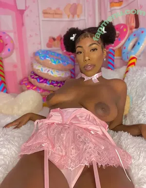 nakedbabynaomi / naomi nude photo #0001