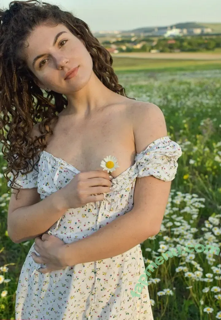 Nakedsunflower nude photo #0040 (nakedsunflowers / user)