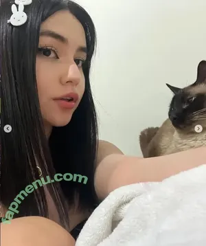 namiwolff / konamiiuwu nude photo #0002