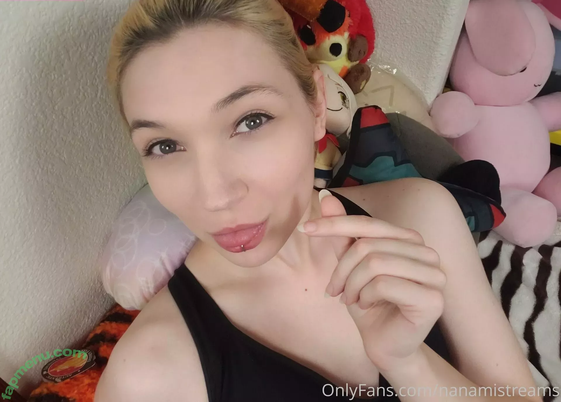 nanamistreams nude photo #0012 (nanamistreams)