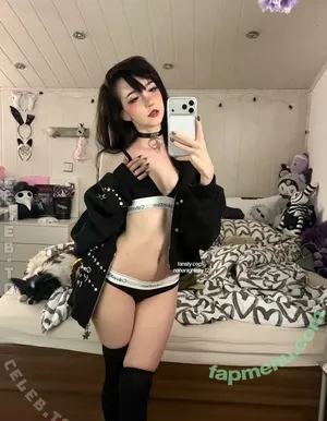 Nananightray / nsaneee nude photo #0874