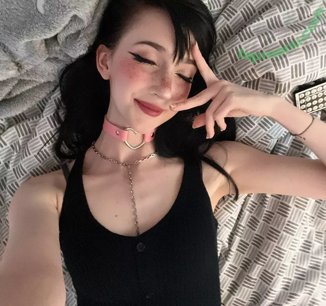 Nananightray nude photo #0017 (nsaneee)