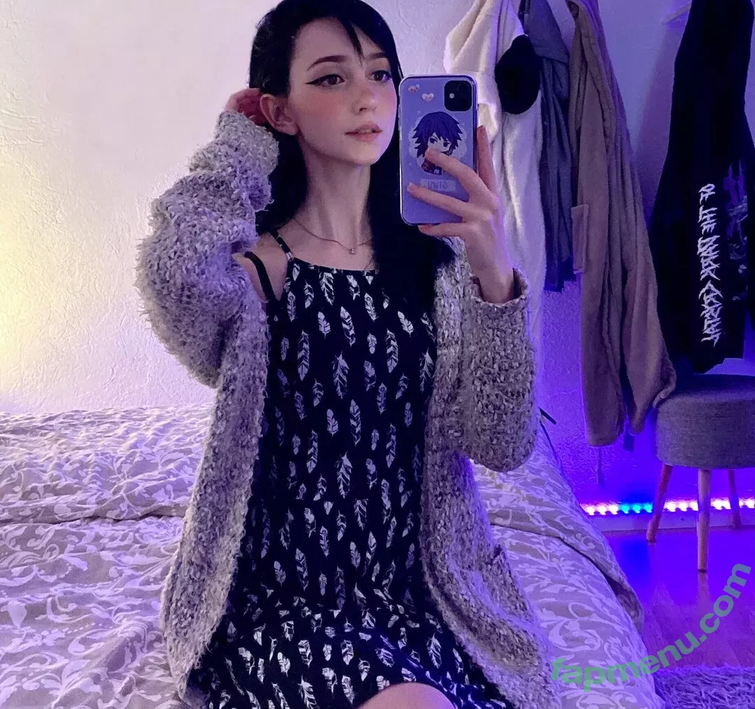 Nananightray nude photo #0036 (nsaneee)