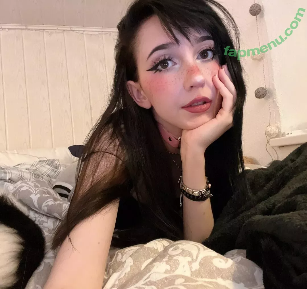 Nananightray nude photo #0054 (nsaneee)