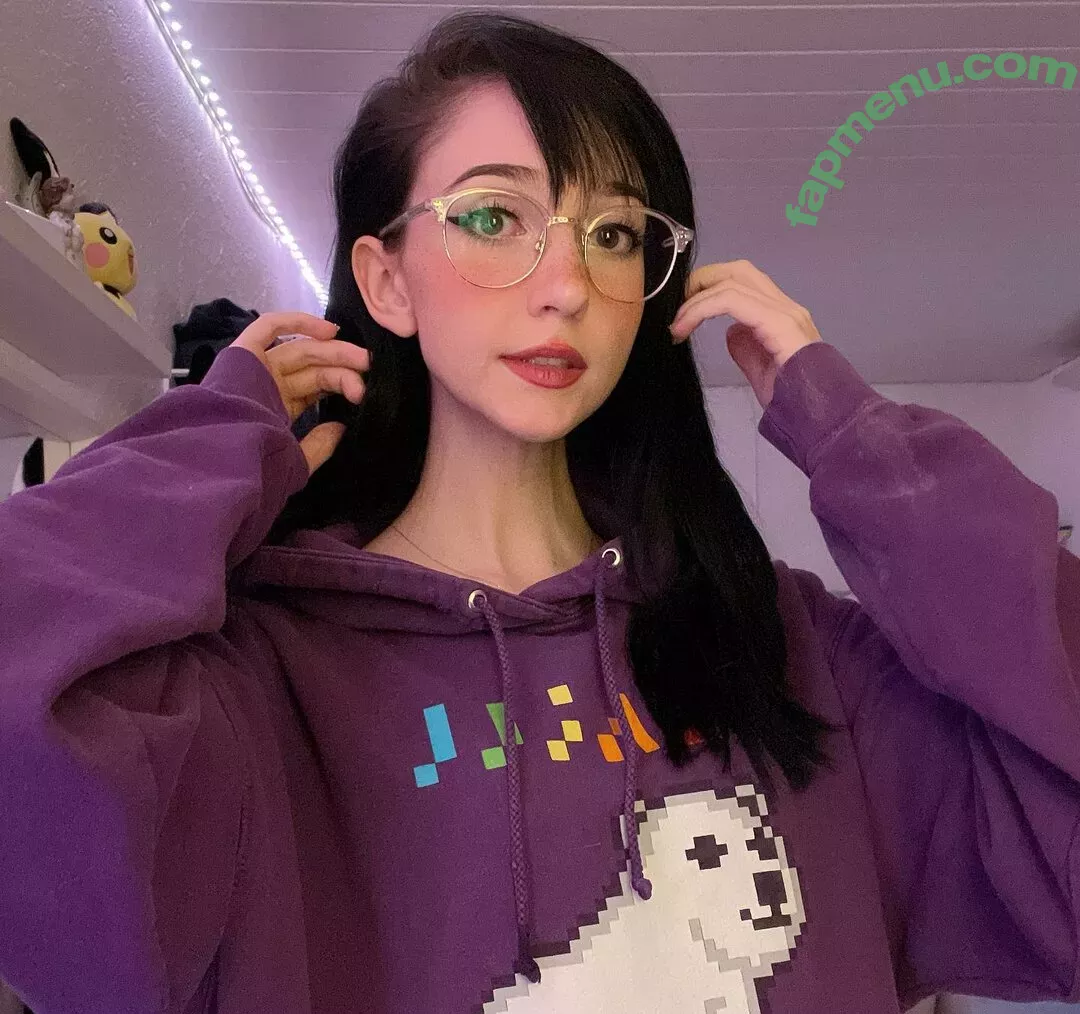 Nananightray nude photo #0060 (nsaneee)