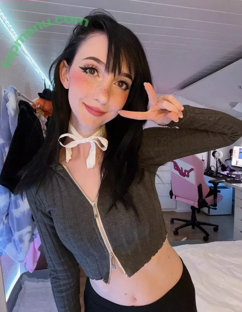 Nananightray nude photo #0066 (nsaneee)