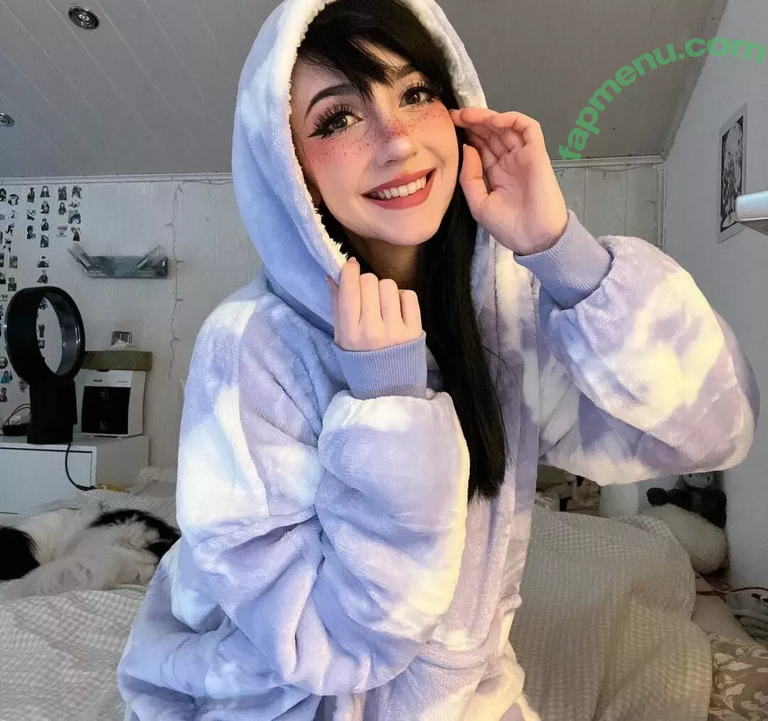 Nananightray nude photo #0090 (nsaneee)