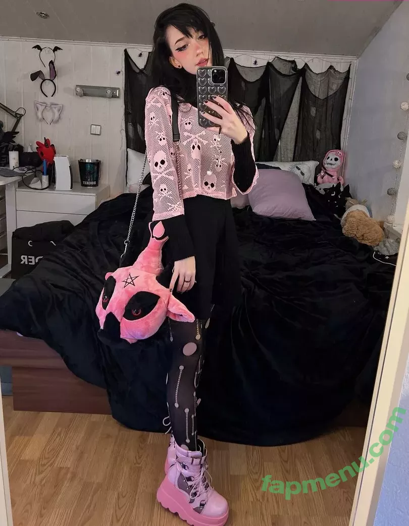 Nananightray nude photo #0133 (nsaneee)