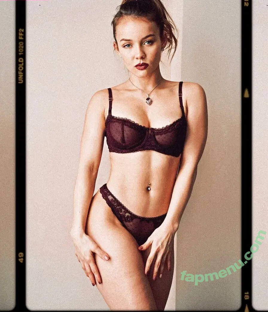 Nanette Nicole nude photo #0118 (nanetteorellana / nickinickita)