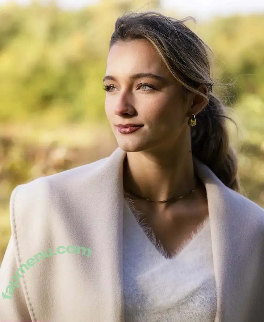 Nanou Philips nude photo #0009 (Nanou asmr / nanouphilips)