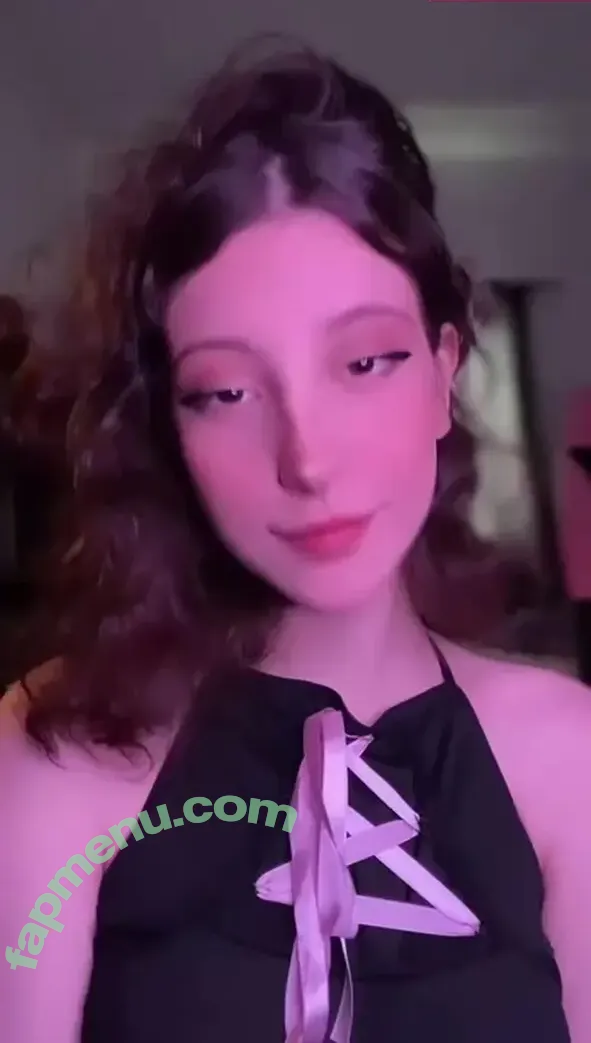 Nanychan nude photo #0004 (Nanychan)