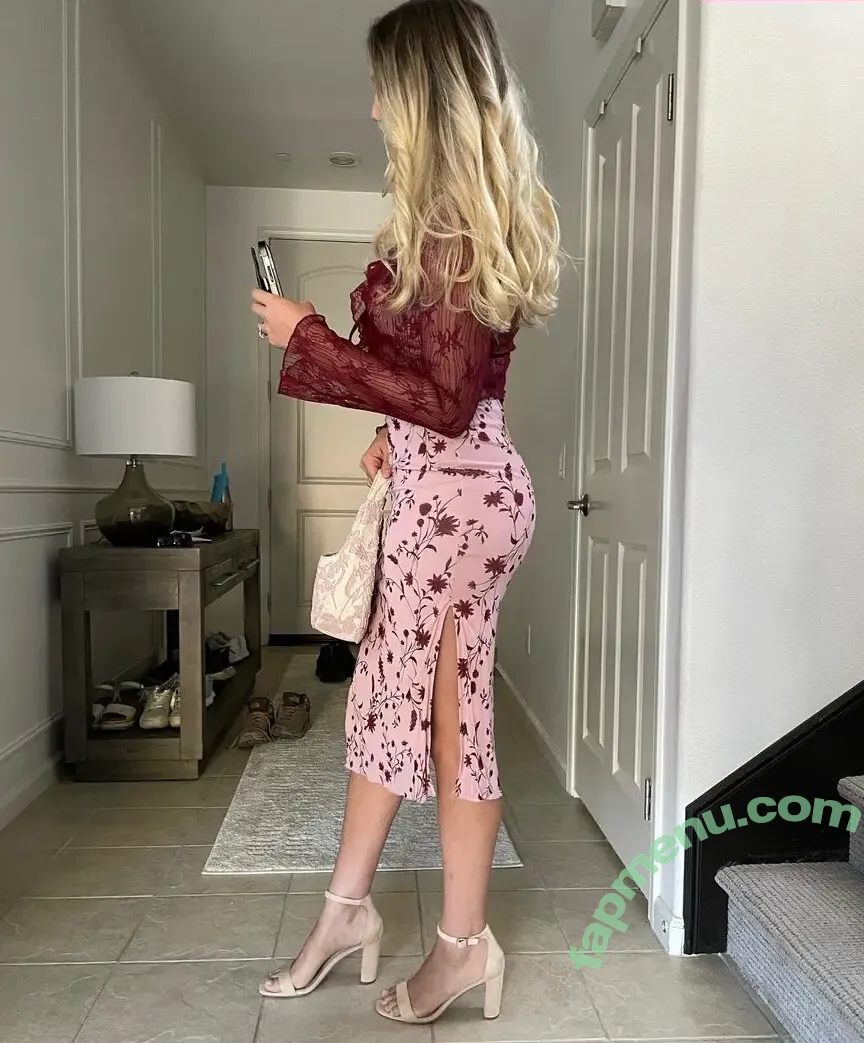 Naomi Kyle nude photo #0355 (NaomiKyle / thenaomikyle)