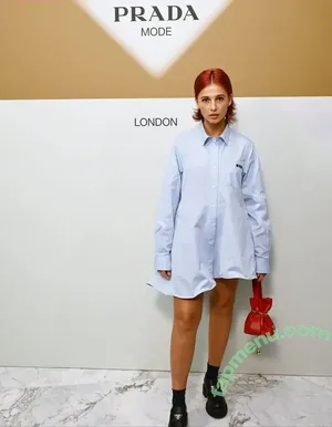 Naomi Scott / naomigscott nude photo #0300