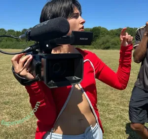 Naomi Scott / naomigscott nude photo #0316