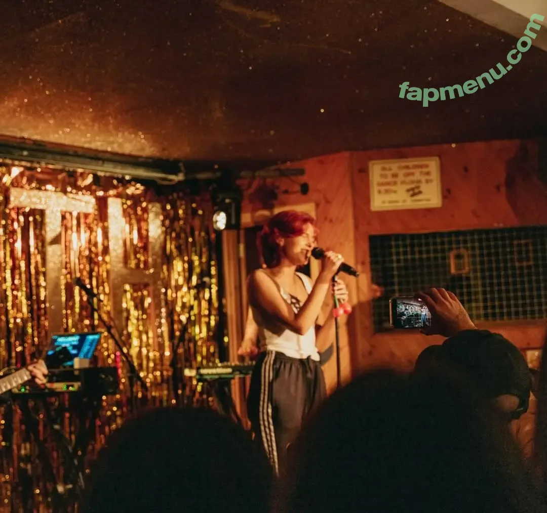 Naomi Scott nude photo #0310 (naomigscott)