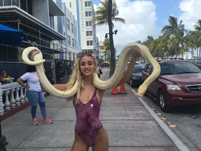 Naomi Woods / Lissapolooza / naomiwoods.official nude photo #0051