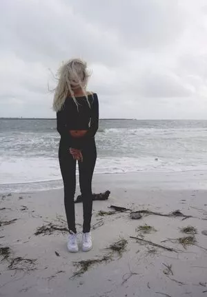 Naomi Woods / Lissapolooza / naomiwoods.official nude photo #0100