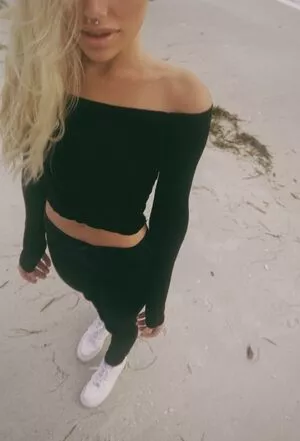 Naomi Woods / Lissapolooza / naomiwoods.official nude photo #0102