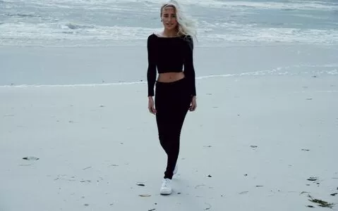 Naomi Woods / Lissapolooza / naomiwoods.official nude photo #0103