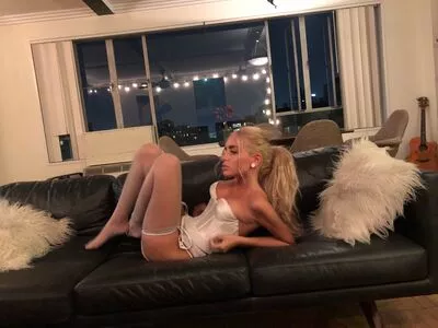 Naomi Woods / Lissapolooza / naomiwoods.official nude photo #0444