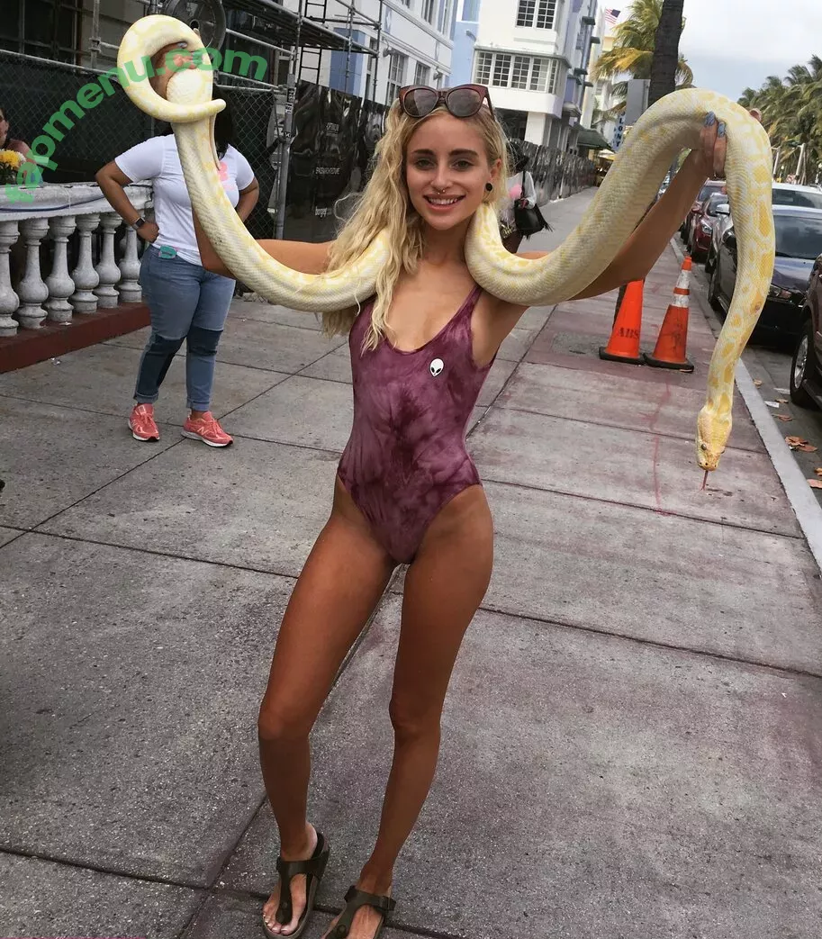 Naomi Woods nude photo #0049 (Lissapolooza / naomiwoods.official)