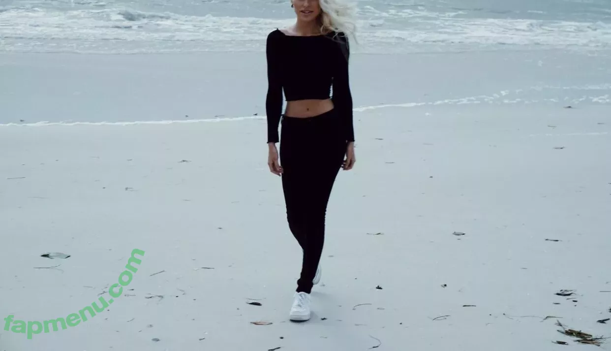 Naomi Woods nude photo #0103 (Lissapolooza / naomiwoods.official)